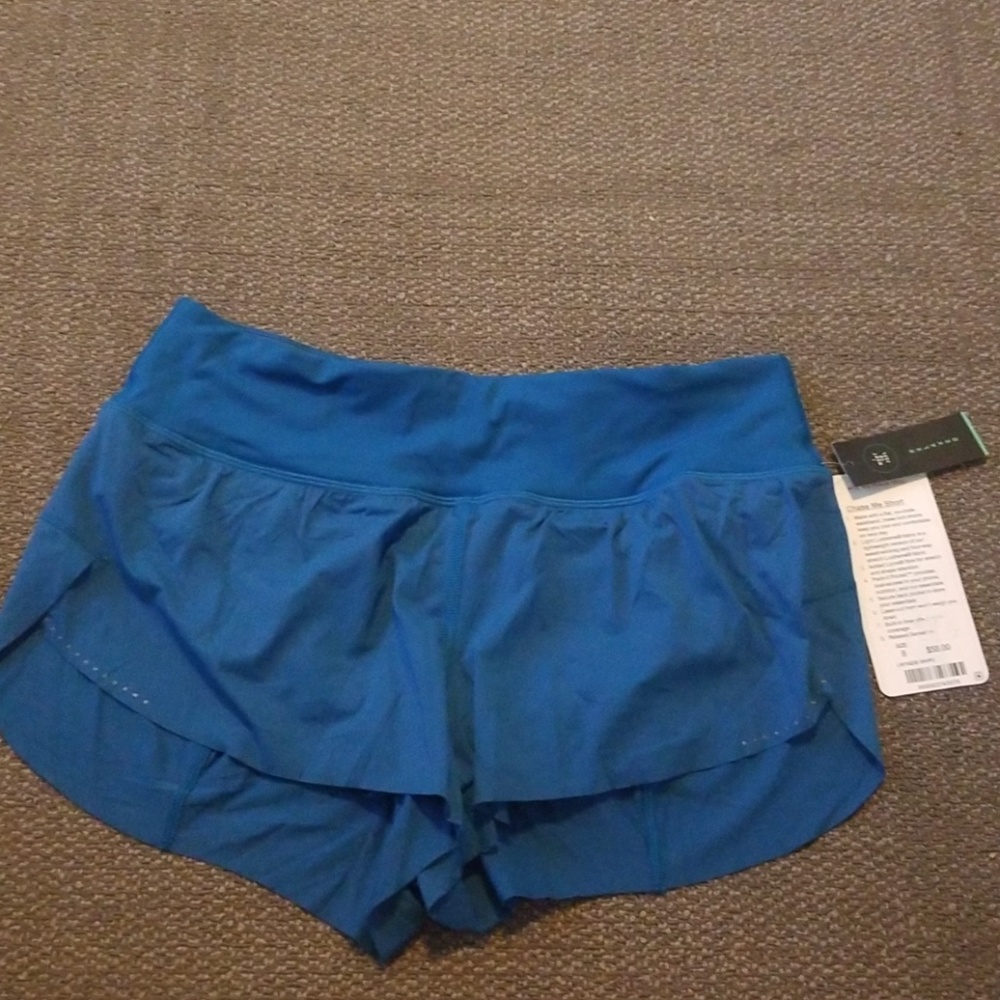 Lululemon Chase me short size 8